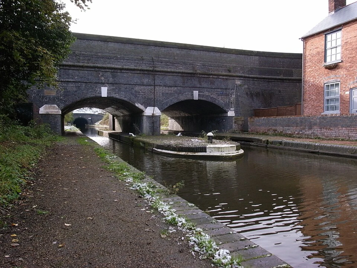 An image depicting the trail Walk to Canal Park and its surrounding area.