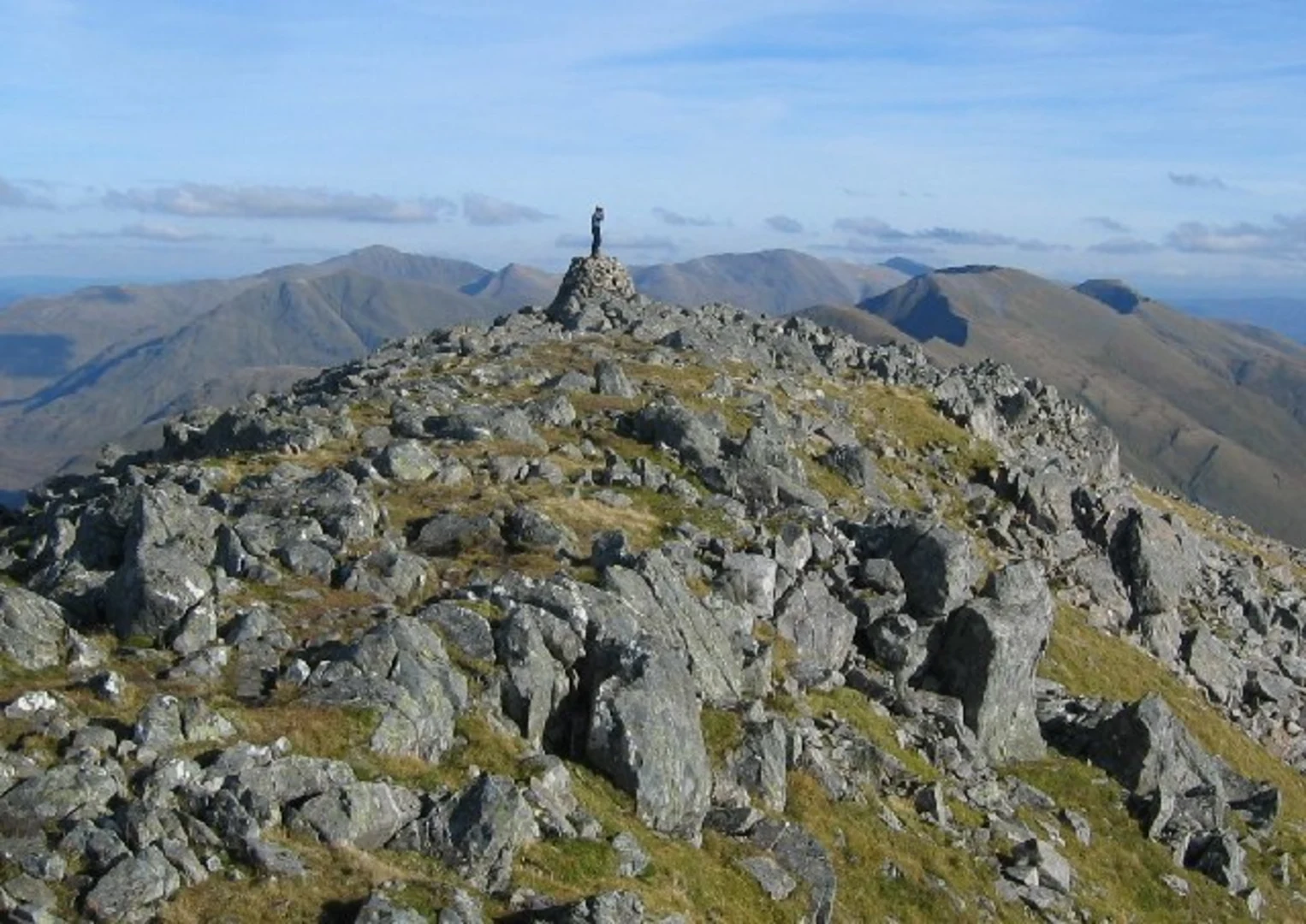 An image depicting the trail Sgùrr na Ciste Duibhe and its surrounding area.