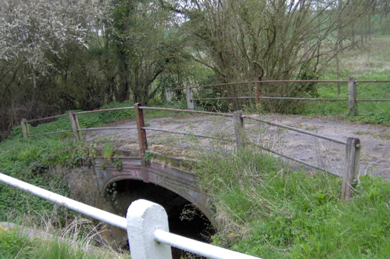An image depicting the trail Brent Eleigh from Laverton and its surrounding area.