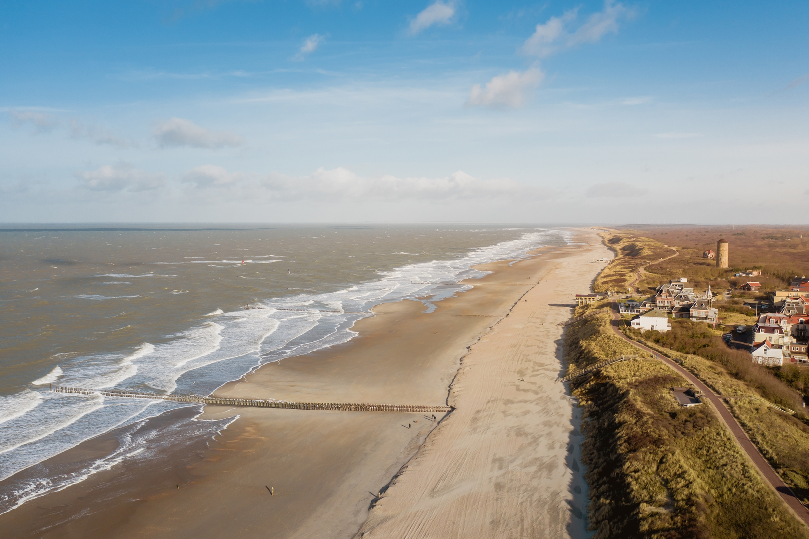 An image depicting the trail Hooge Hil, Breezand, Lage Duintjes and Dukndistel Loop and its surrounding area.
