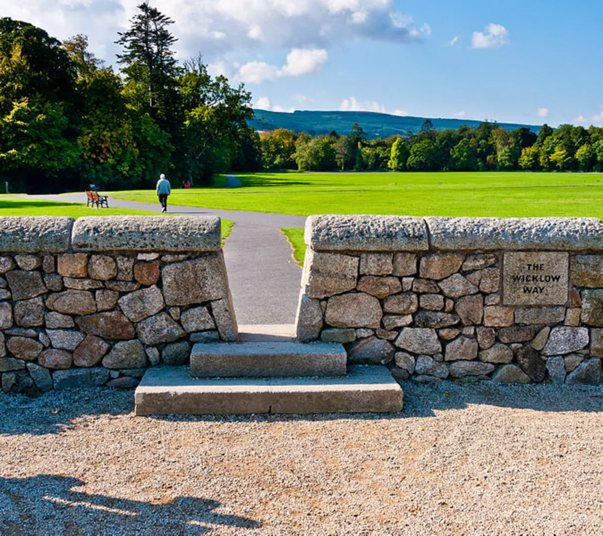 An image depicting the trail Wicklow Way - Knockree to Marlay Park and its surrounding area.