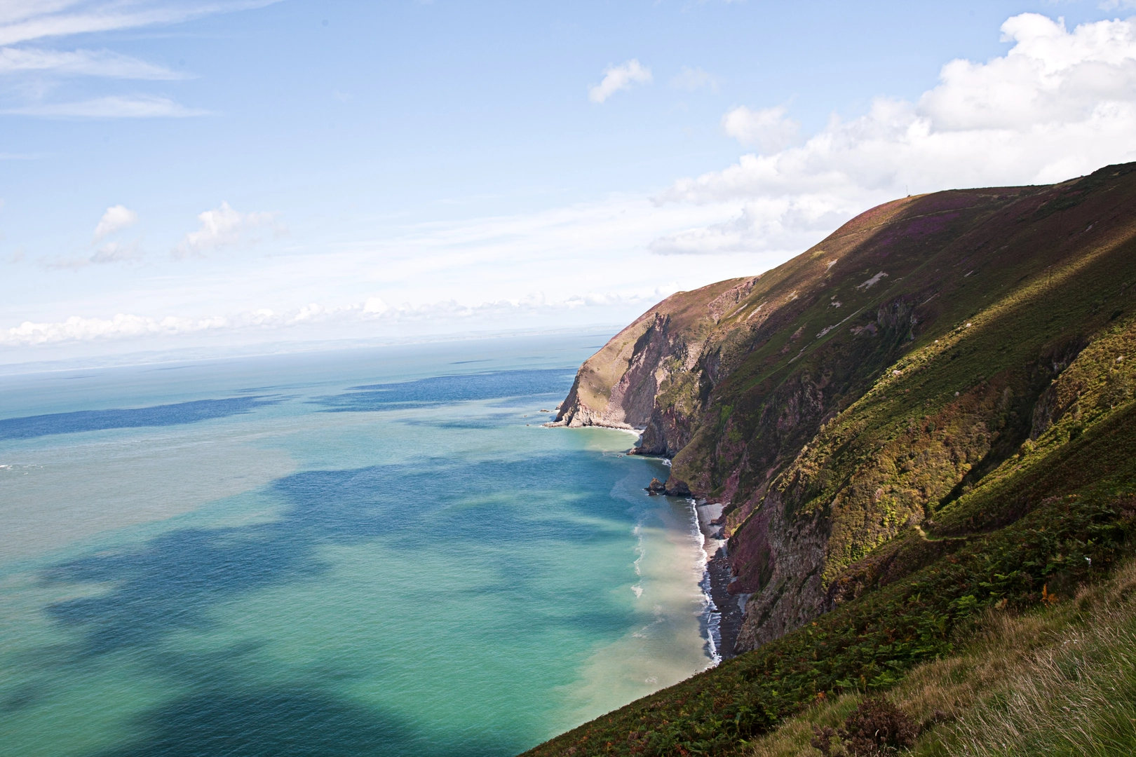 An image depicting the trail Lynmouth and Valley of Rocks and its surrounding area.
