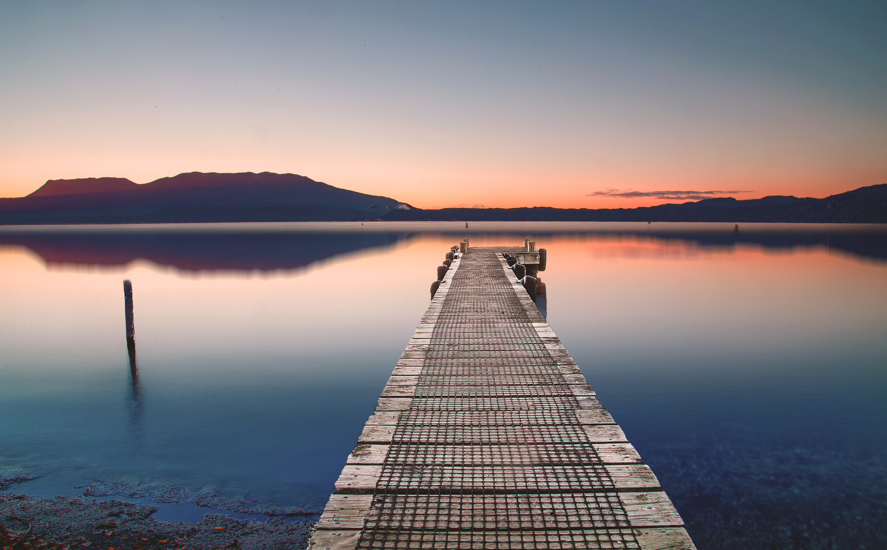 An image depicting the trail Tarawera Outlet to Humphries Bay and its surrounding area.