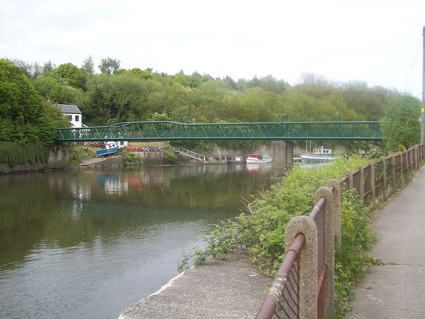An image depicting the trail River Wear via Weardale Way and its surrounding area.