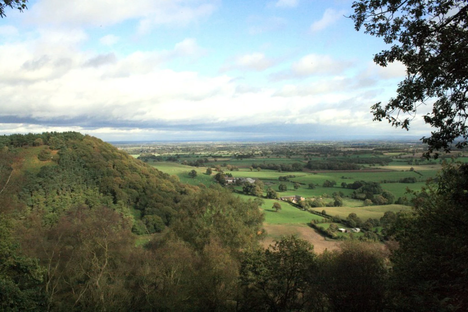 An image depicting the trail Bulkeley Hill Walk and its surrounding area.