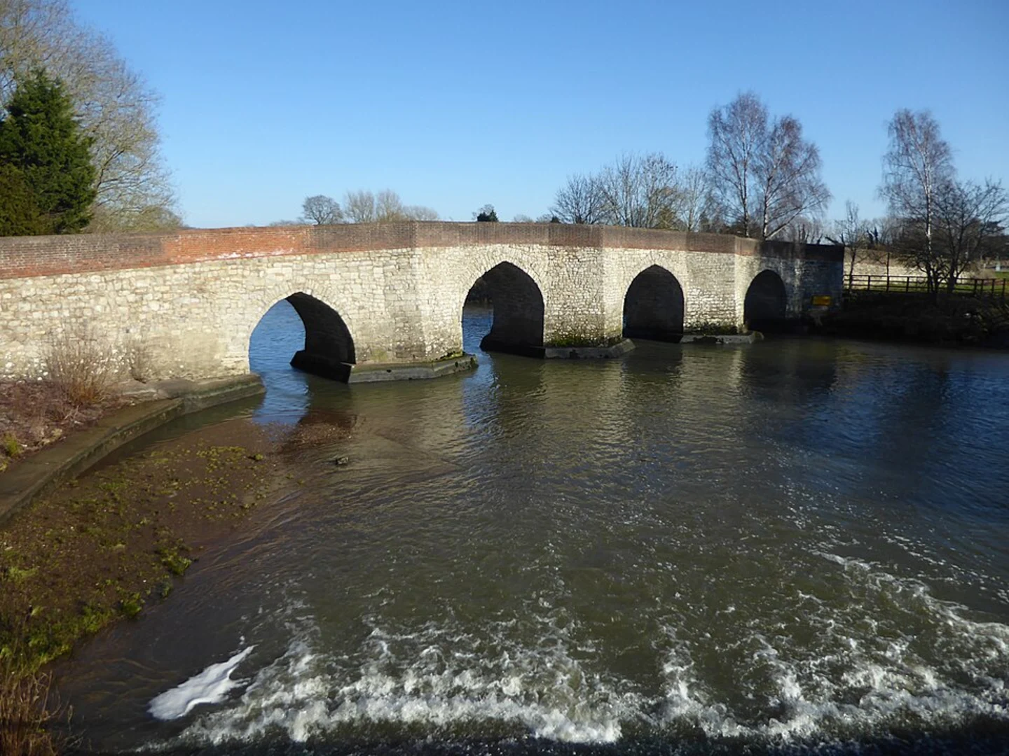An image depicting the trail Yalding Station to Sutton Valence via Greensamd Way and its surrounding area.