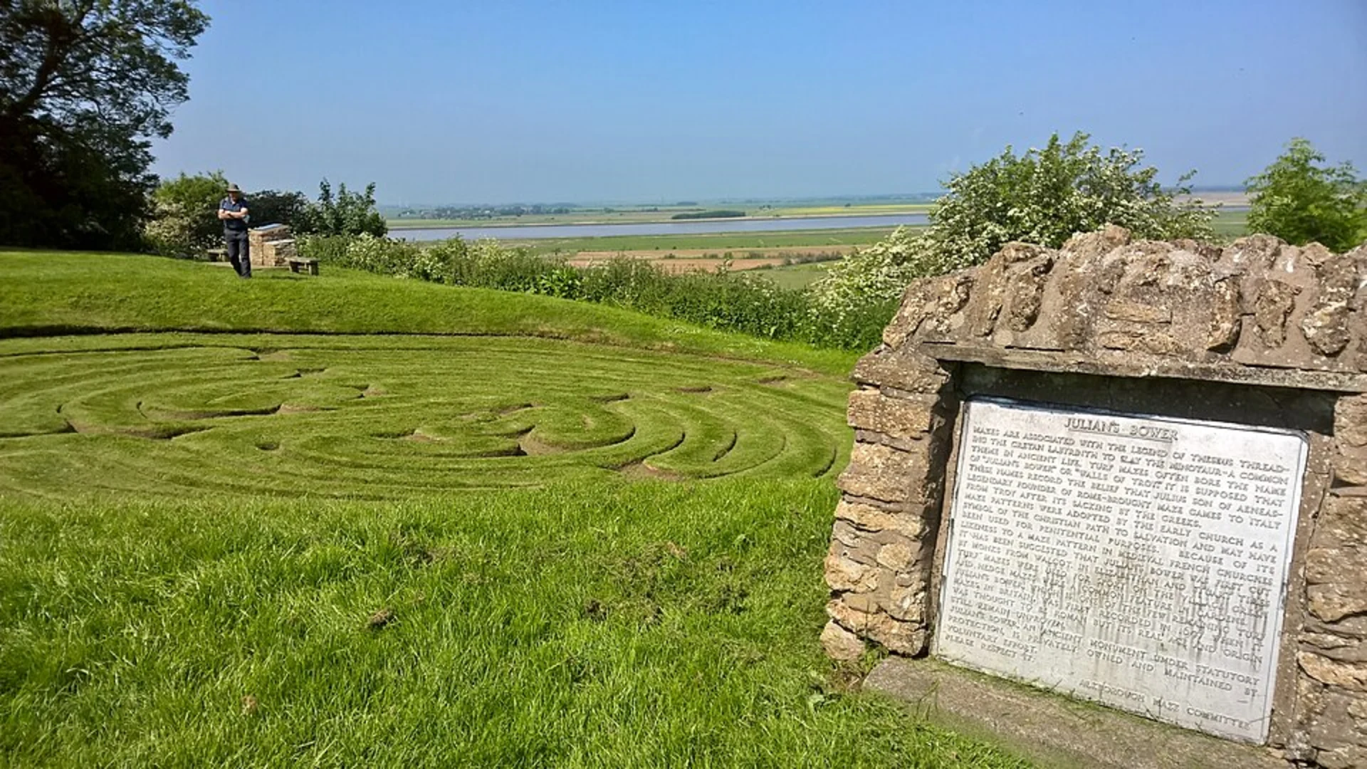 An image depicting the trail Scunthorpe to Alkborough Walk and its surrounding area.