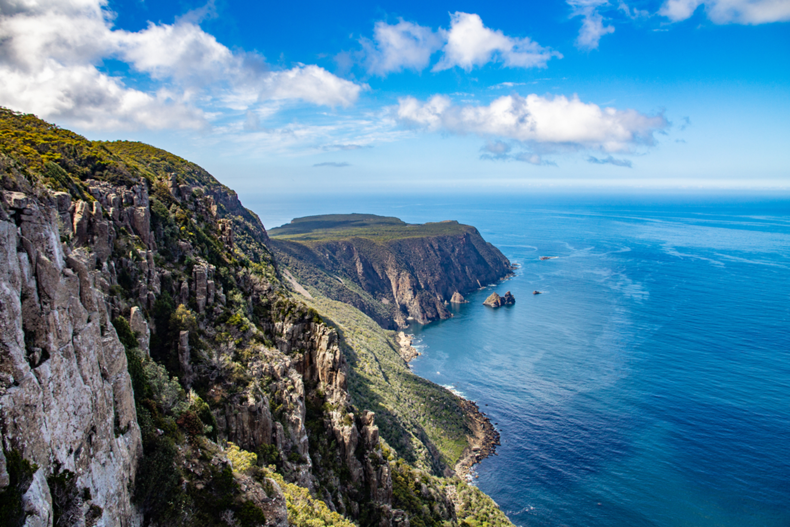 An image depicting the trail Cape Raoul Walk and its surrounding area.