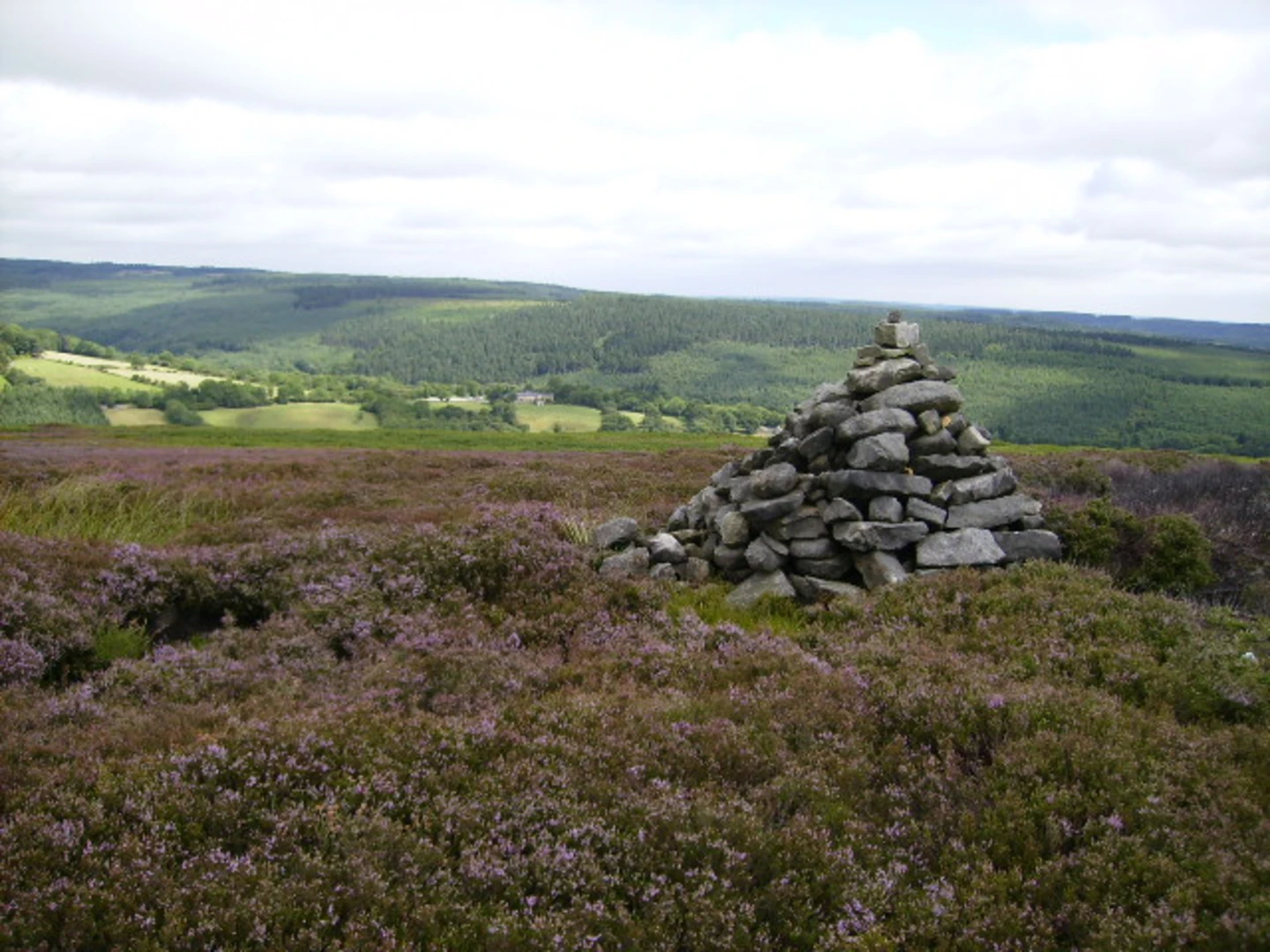 An image depicting the trail Horse Head and River Wharfe Loop - Yockenthwaite and its surrounding area.