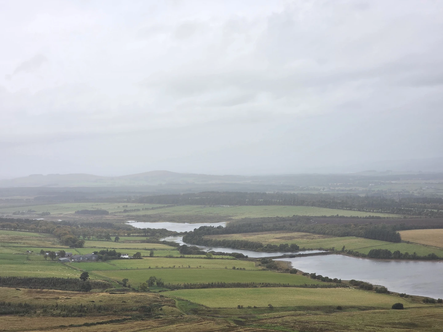 An image depicting the trail Threipmuir Loop and its surrounding area.