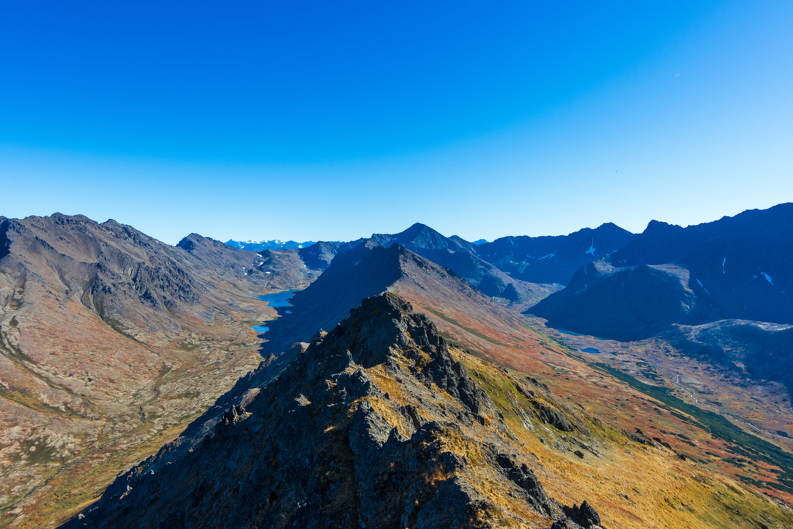An image depicting the trail Wolverine Peak via Wolverine Trail and its surrounding area.