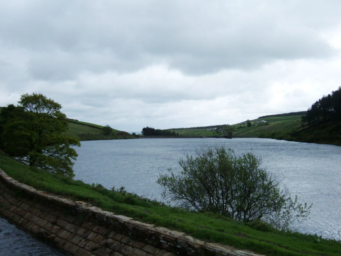 An image depicting the trail Lower Ogden Reservoir Loop and its surrounding area.