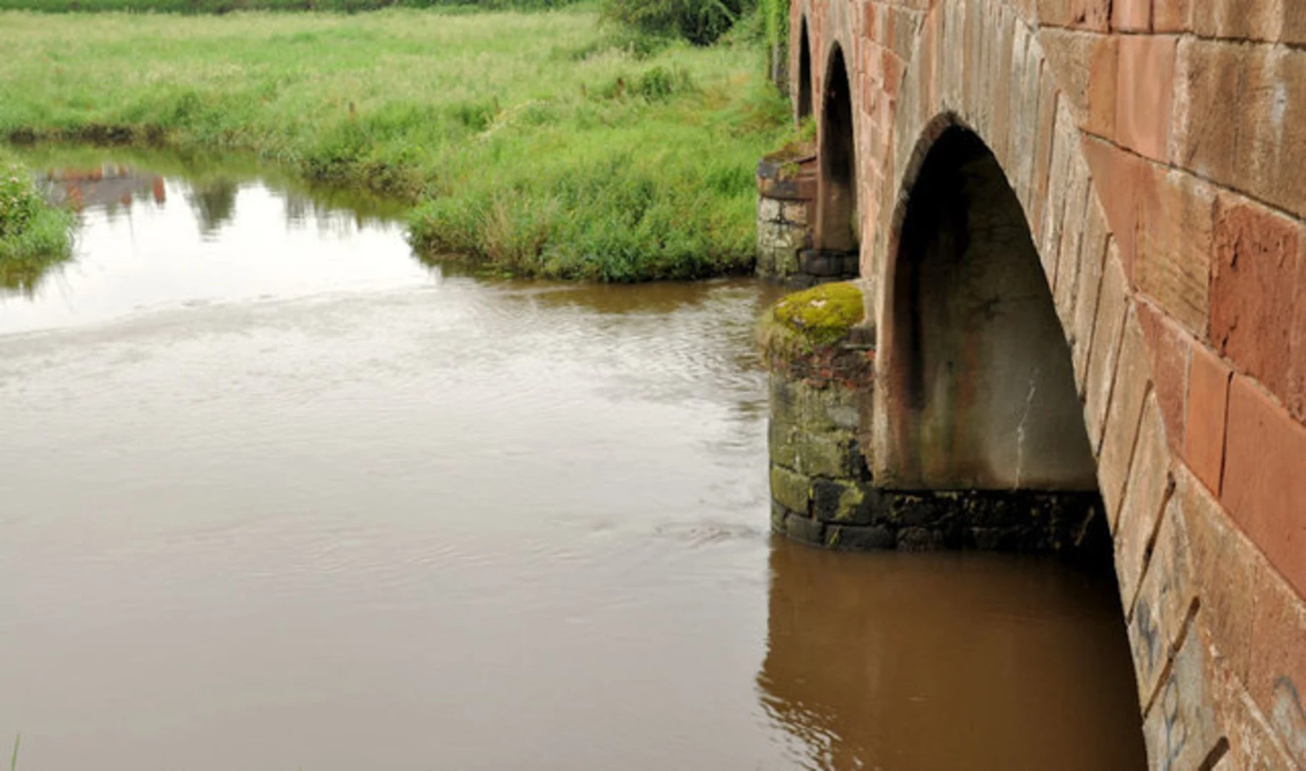 An image depicting the trail Lagan and Lough Way and its surrounding area.