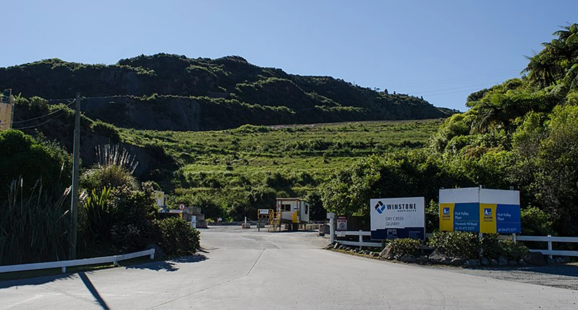 An image depicting the trail Boulder Hill via Buchanans Road Track and its surrounding area.