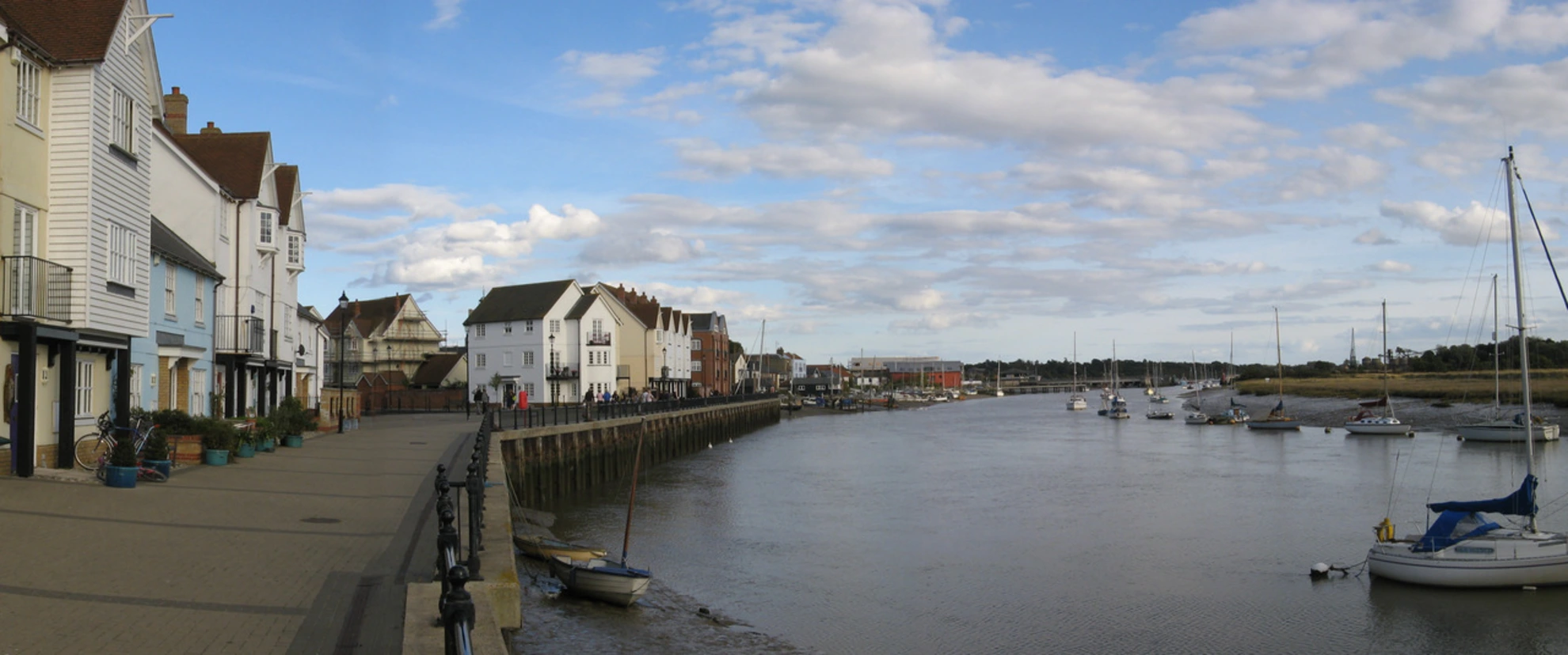 An image depicting the trail Wivenhoe and its surrounding area.