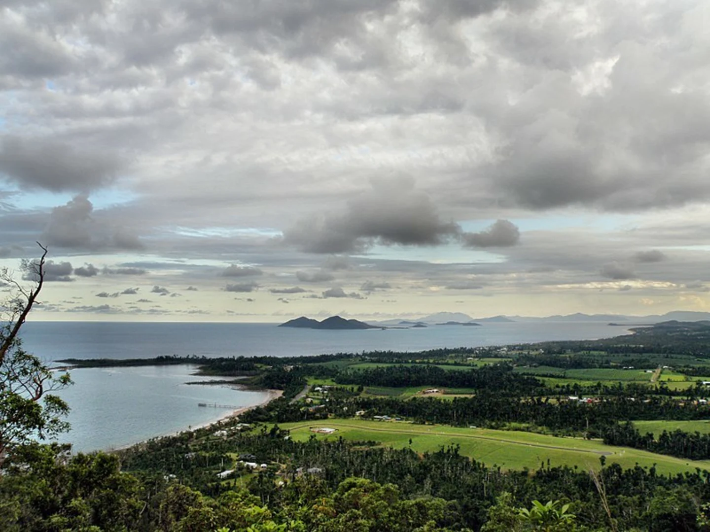 An image depicting the trail Bicton Hill Circuit Track and its surrounding area.