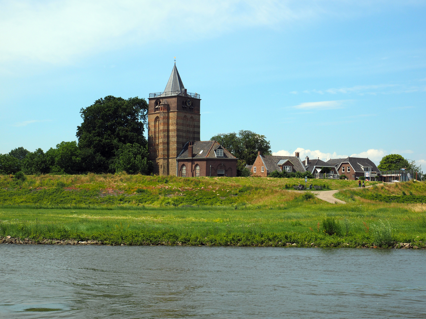 An image depicting the trail Donkerstraat and Dikke Torenpad and its surrounding area.