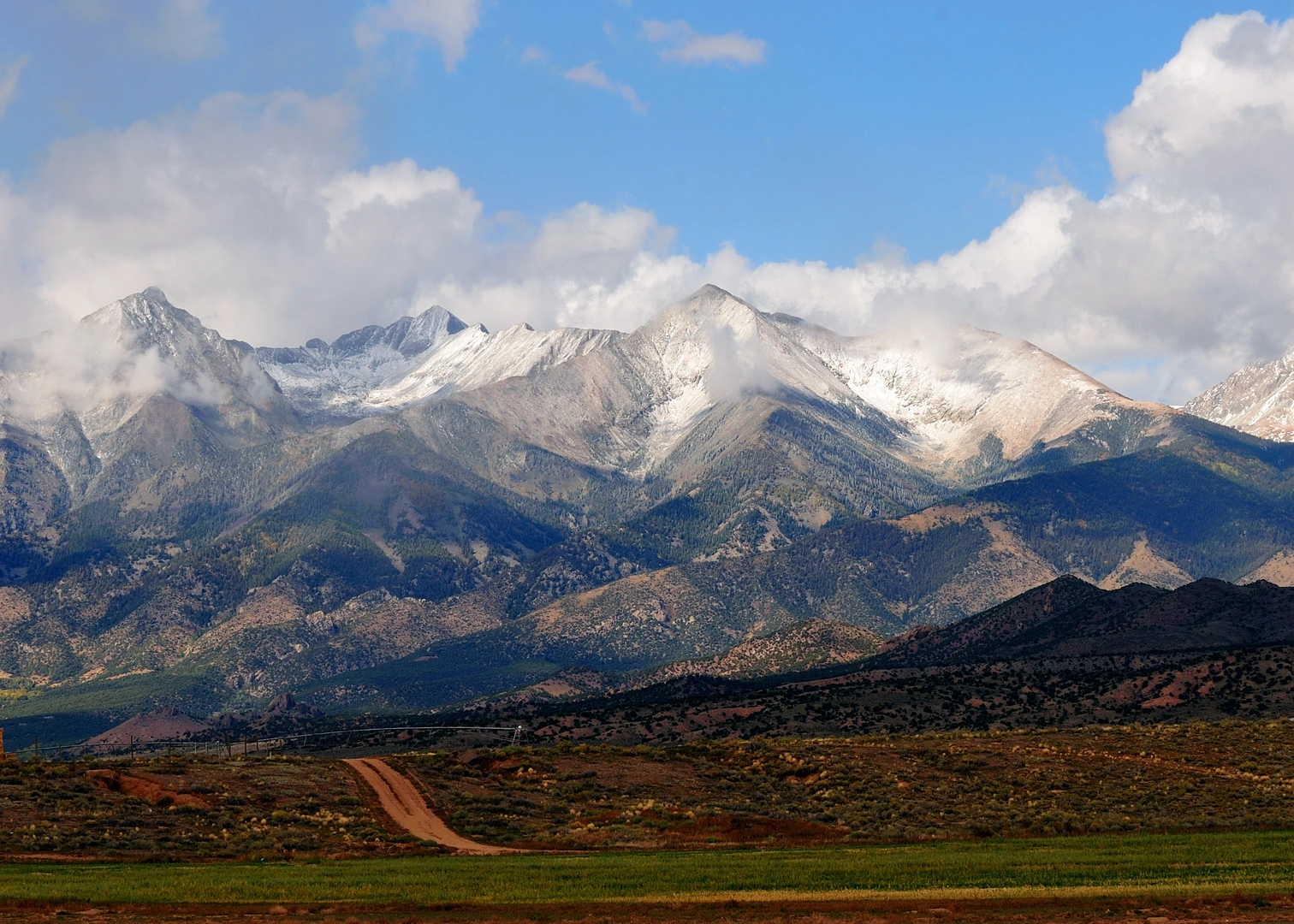 An image depicting the trail Sangre De Cristo Traverse and its surrounding area.