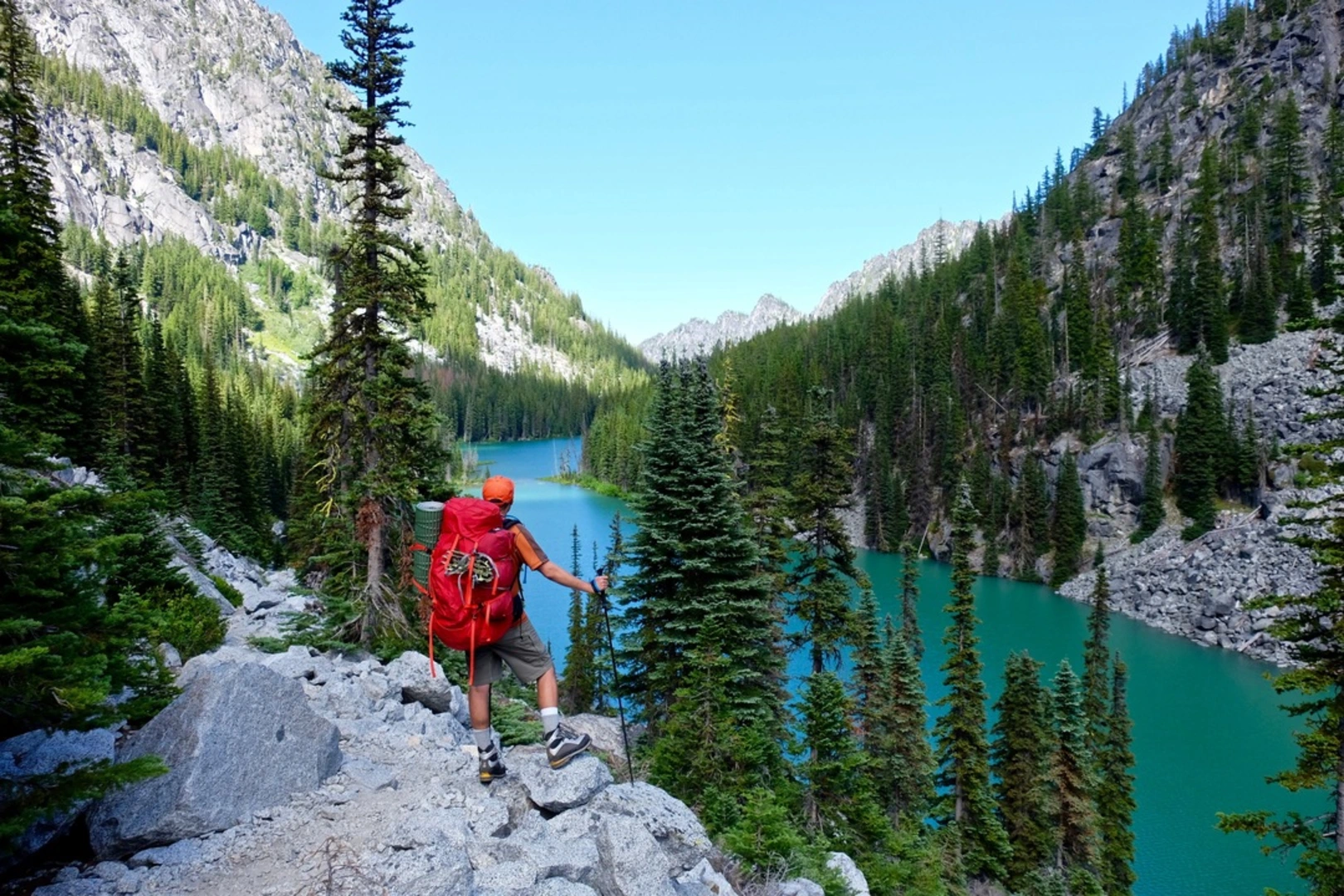 An image depicting the trail Snow Lakes Trail and its surrounding area.