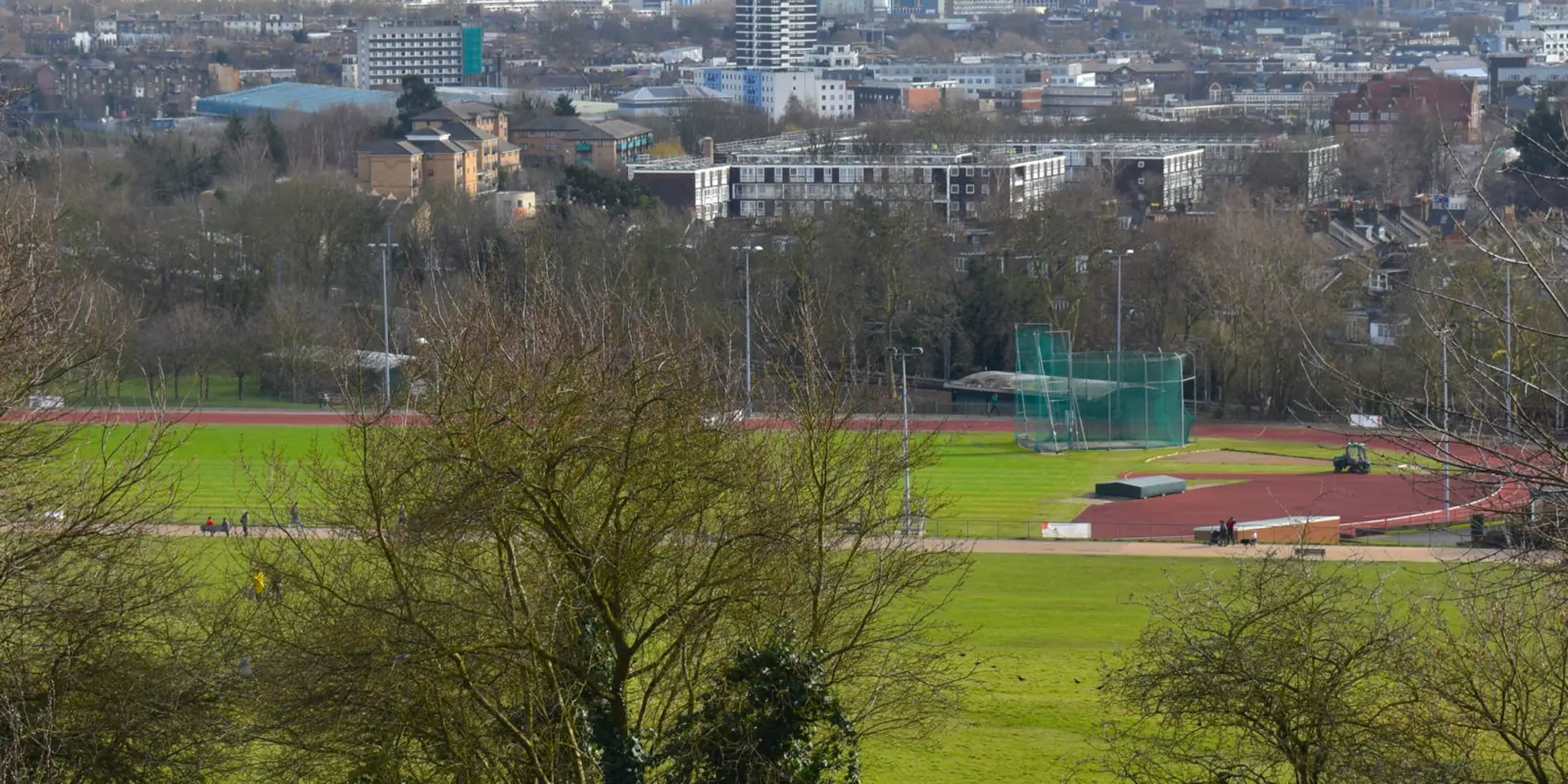 An image depicting the trail Parliament Hill and the ponds of Hampstead Heath and its surrounding area.
