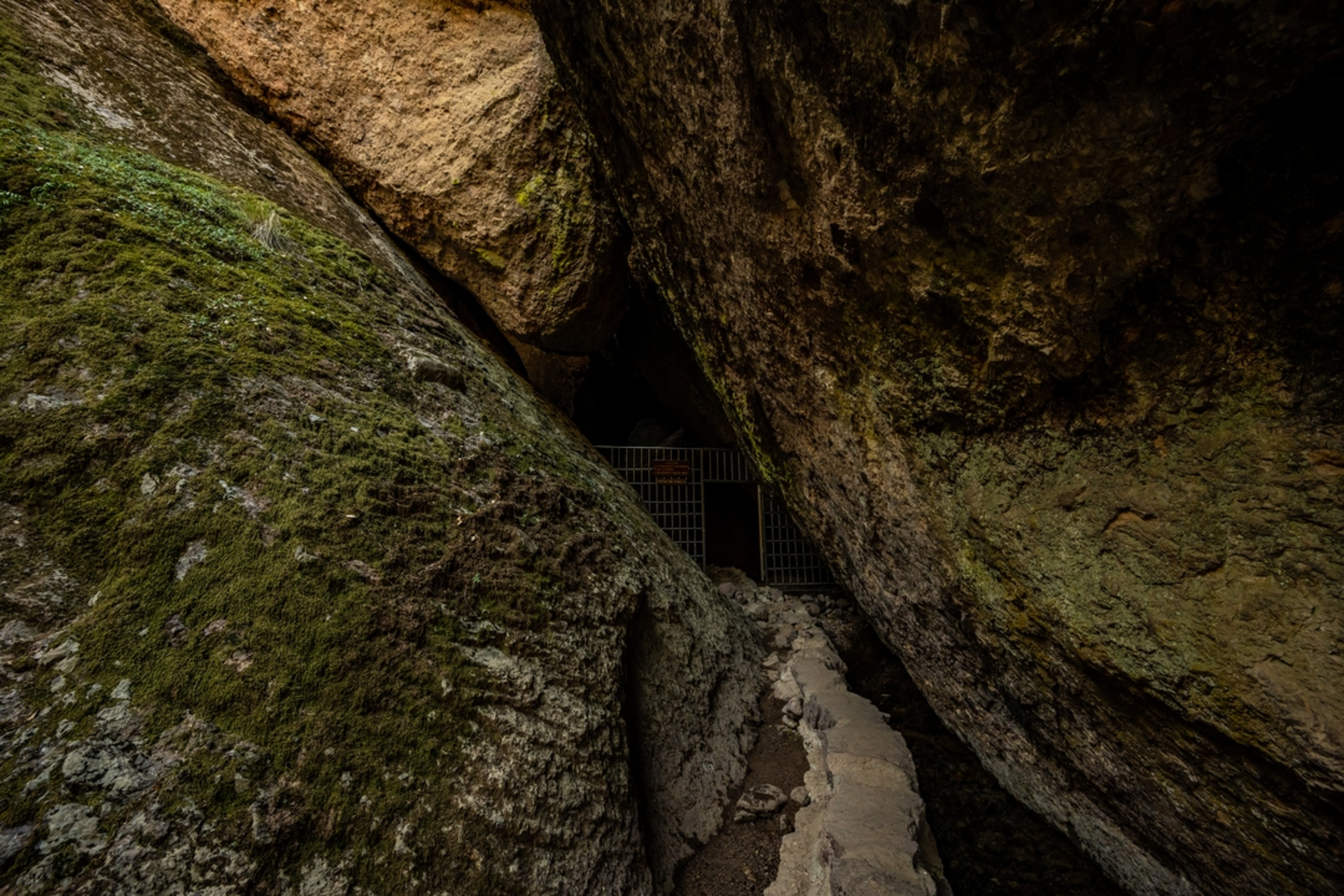 An image depicting the trail Balconies Cliffs Trail and its surrounding area.