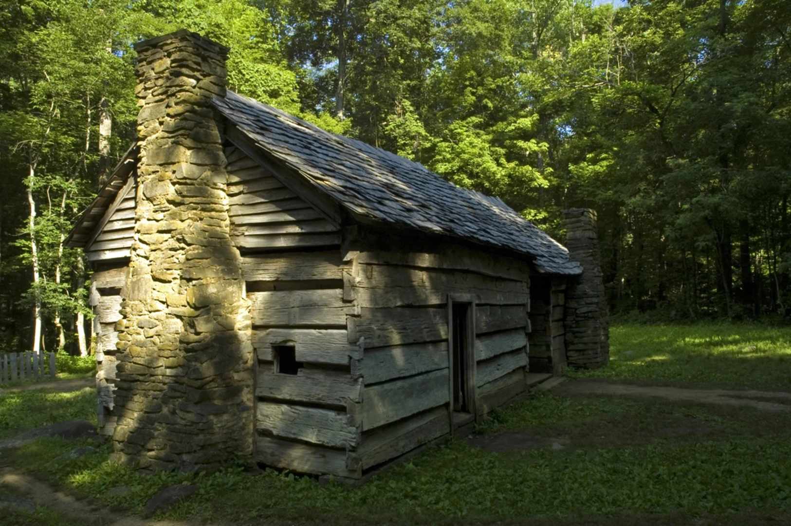 An image depicting the trail Grapeyard Ridge Trail and its surrounding area.