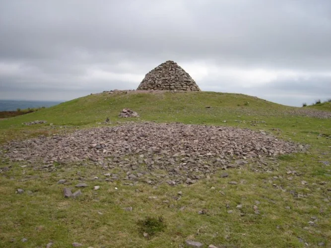 Great Rowbarrow, Dunkery Hill and Dunkery Beacon via Macmillan Way West