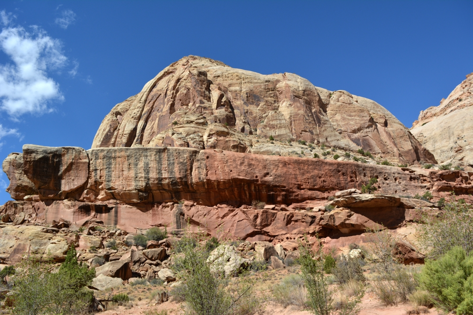 An image depicting the trail Jailhouse Rock and Temple Rock Route and its surrounding area.