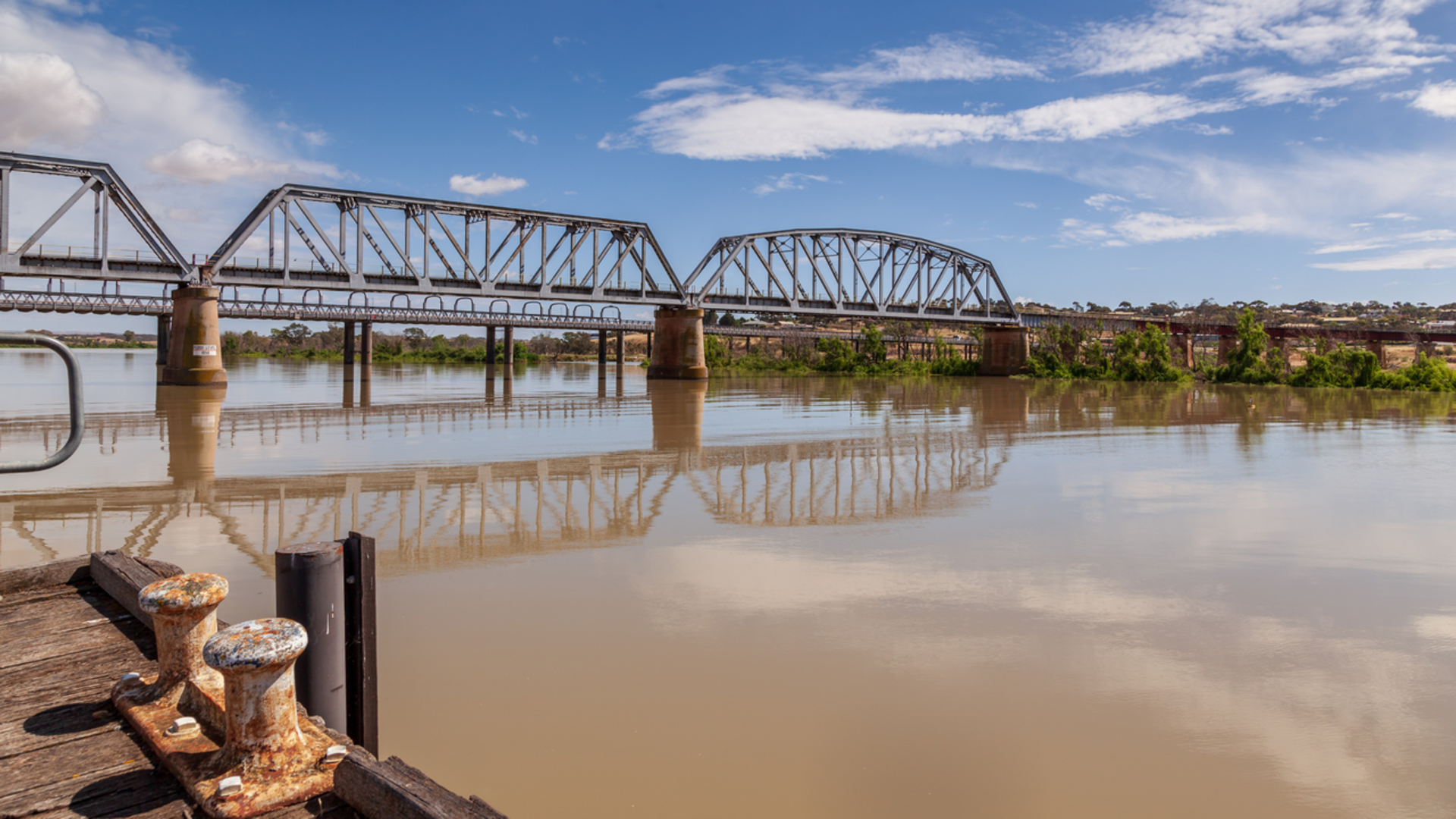 An image depicting the trail Murray Bridge - Thiele Reserve to Long Flat and its surrounding area.