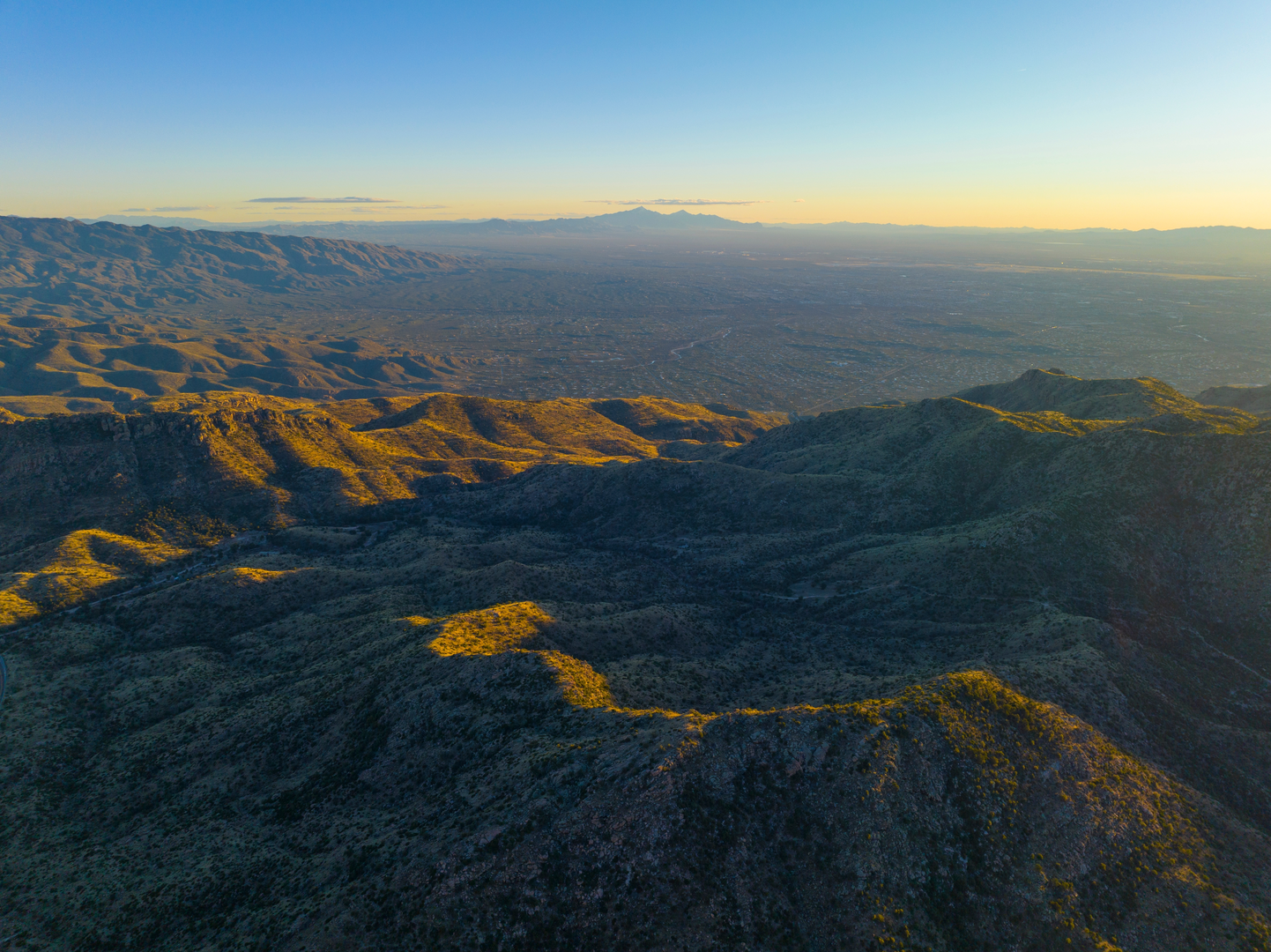 An image depicting the trail Thimble Peak and its surrounding area.