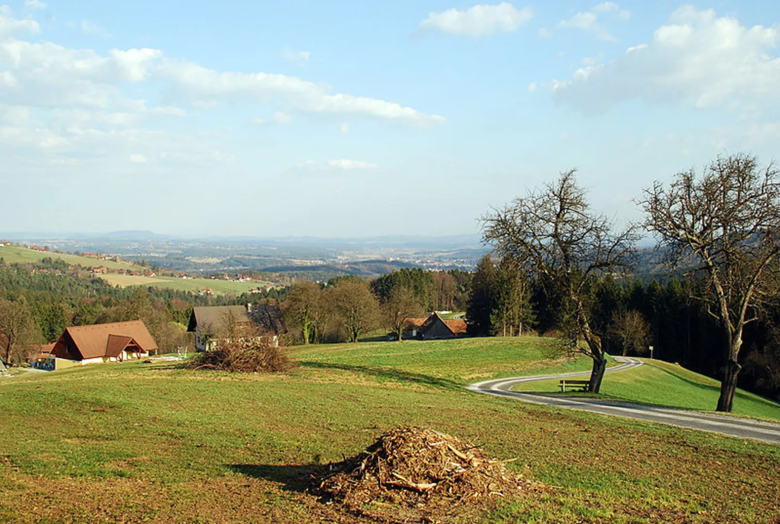An image depicting the trail From Stainz to Reinischkogel and its surrounding area.