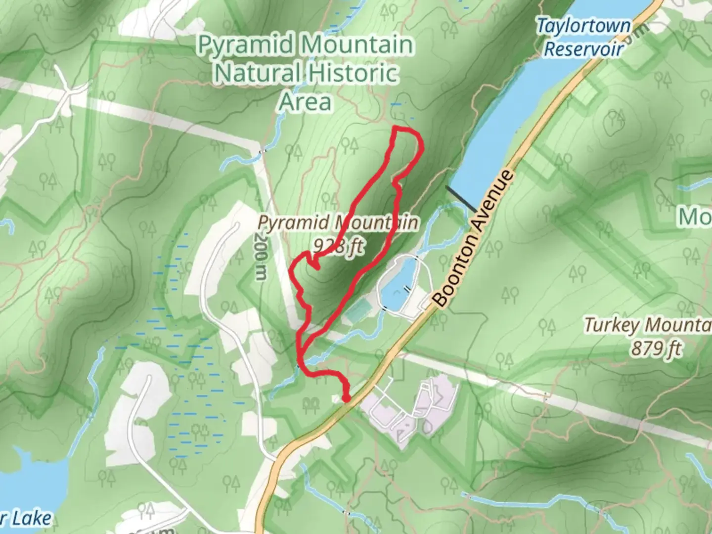 An image depicting the trail Pyramid Mountain Loop and its surrounding area.