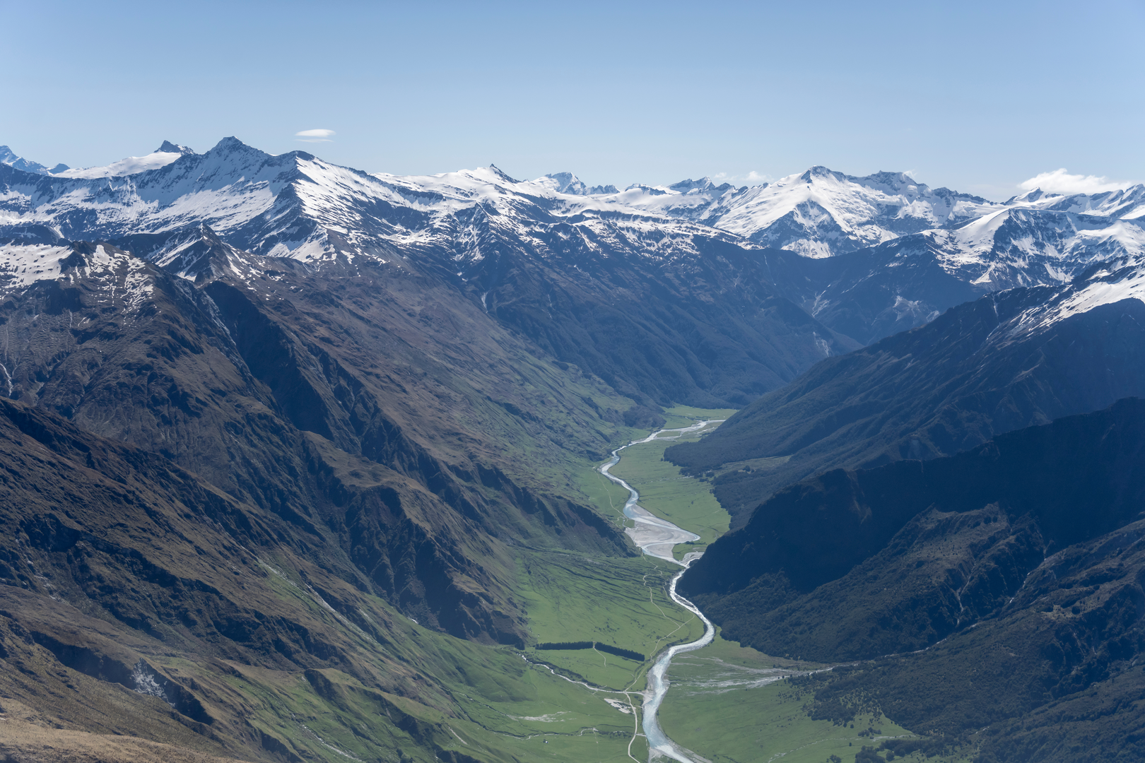 An image depicting the trail West Matukituki Track and its surrounding area.