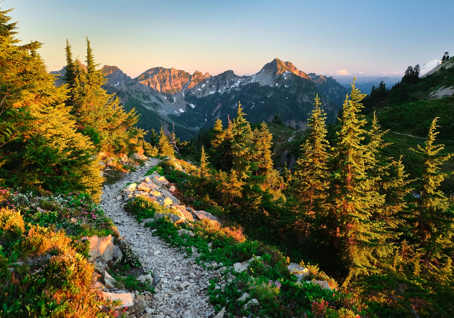 An image depicting the trail Pacific Crest Trail - Snoqualmie Pass To Stevens Pass and its surrounding area.