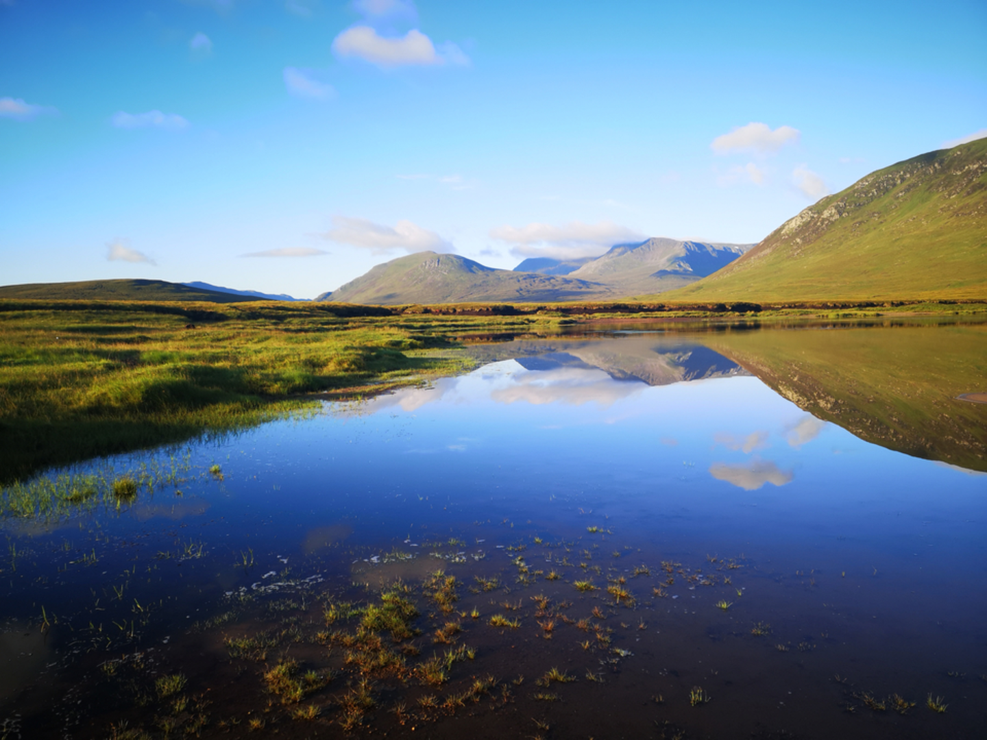 An image depicting the trail Beinn Bheoil Walk and its surrounding area.