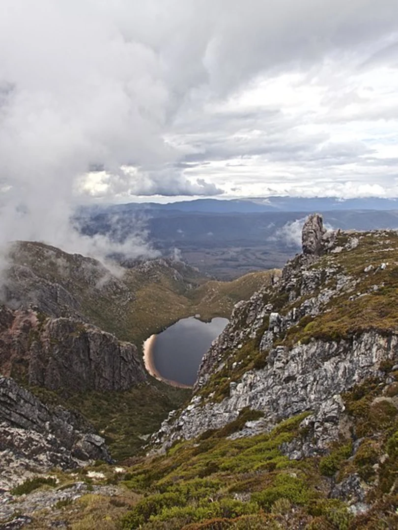 An image depicting the trail Lake Rhona Track and its surrounding area.
