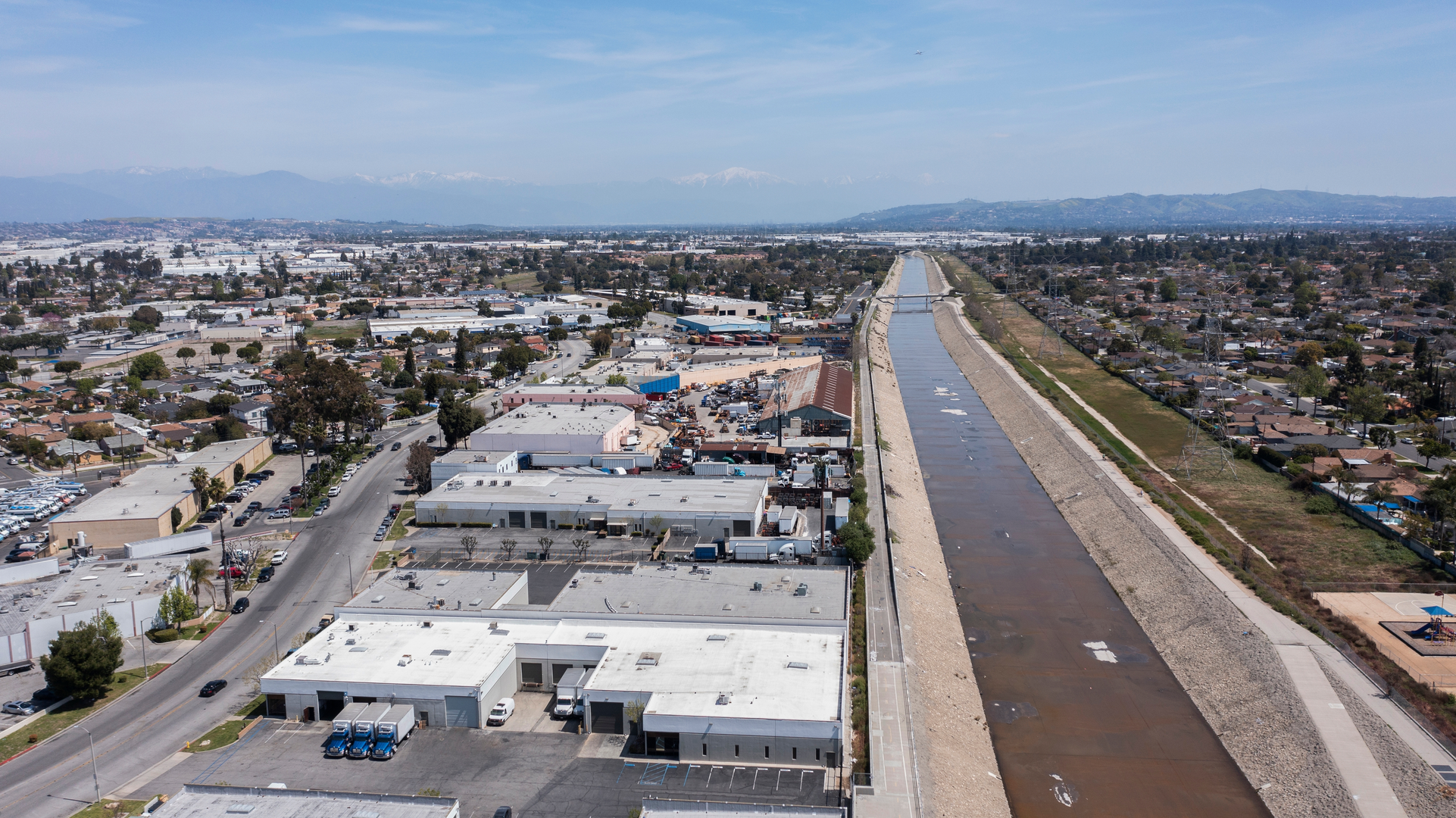An image depicting the trail Rio Hondo River Trail from San Gabriel Boulevard and its surrounding area.