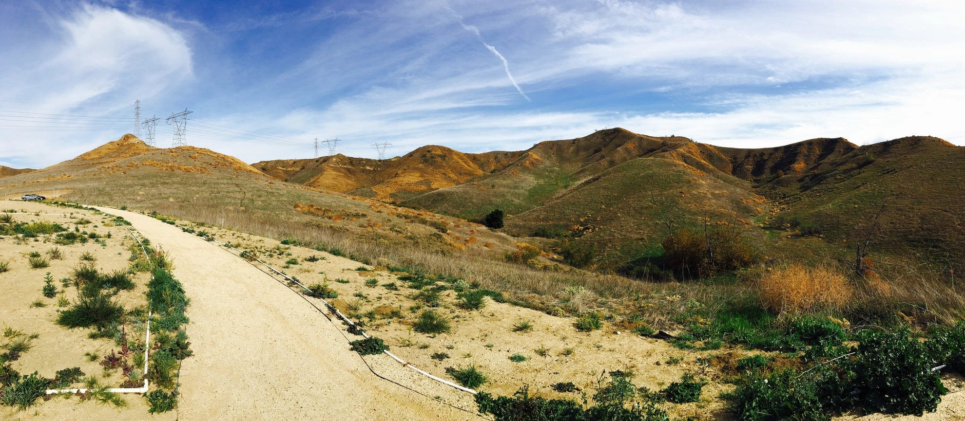 An image depicting the trail Santa Ana River and Corral Trail and its surrounding area.