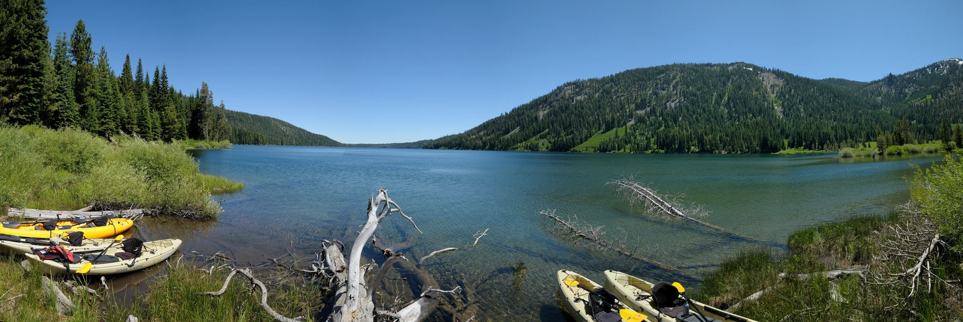 An image depicting the trail Independence Lake Road and its surrounding area.