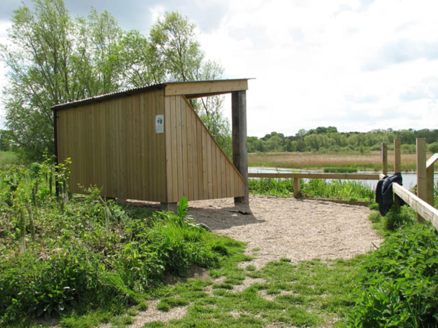 An image depicting the trail Surlingham Church Marsh Walk and its surrounding area.
