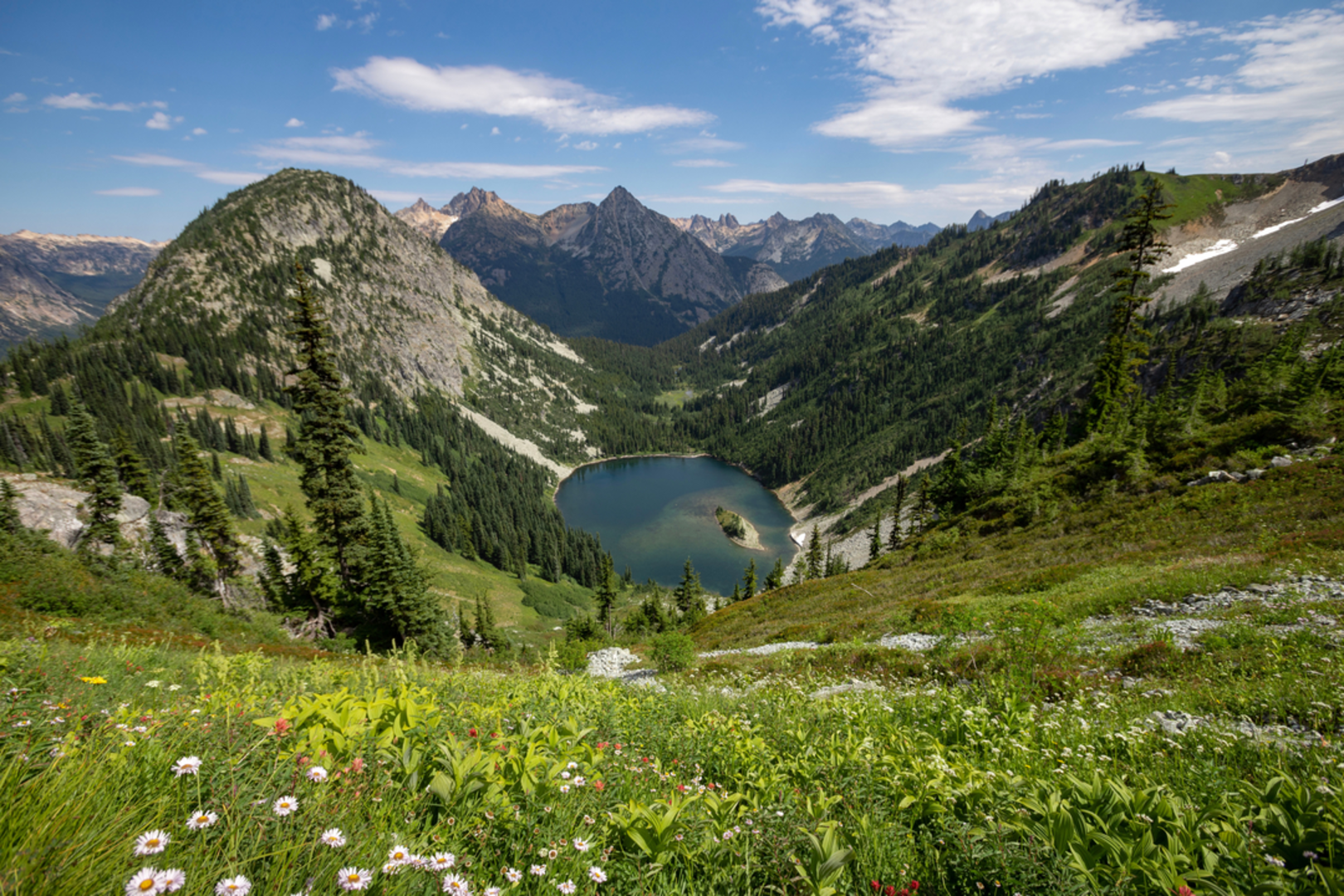 An image depicting the trail Tin Shack Tie Through Trail via Greenwater Lakes Trail and its surrounding area.