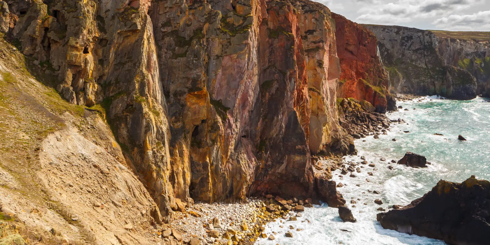 An image depicting the trail Perranporth YH - Cligga Head Walk and its surrounding area.