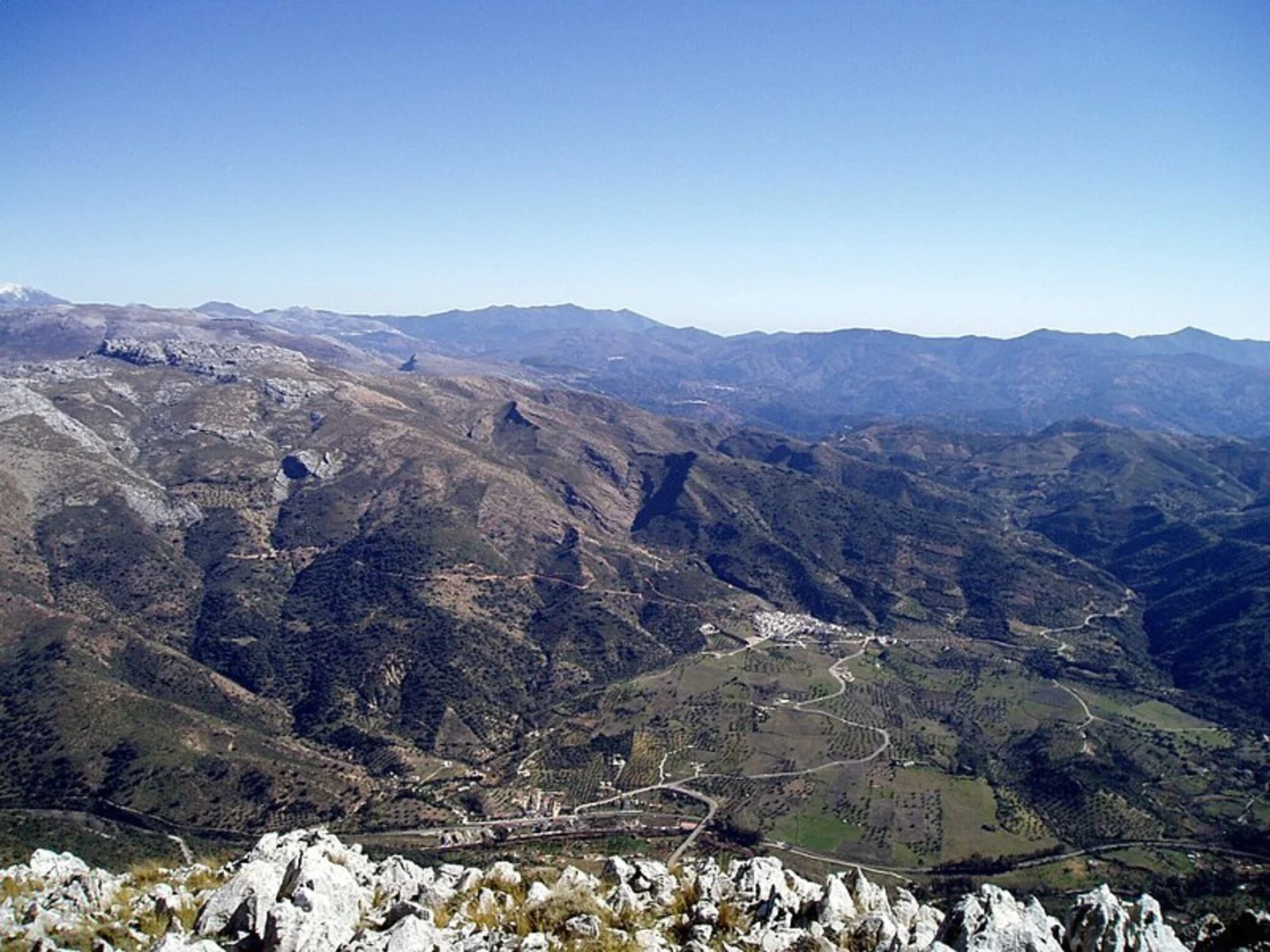 An image depicting the trail From Atajate Jimera de Libar PR A 258 and its surrounding area.