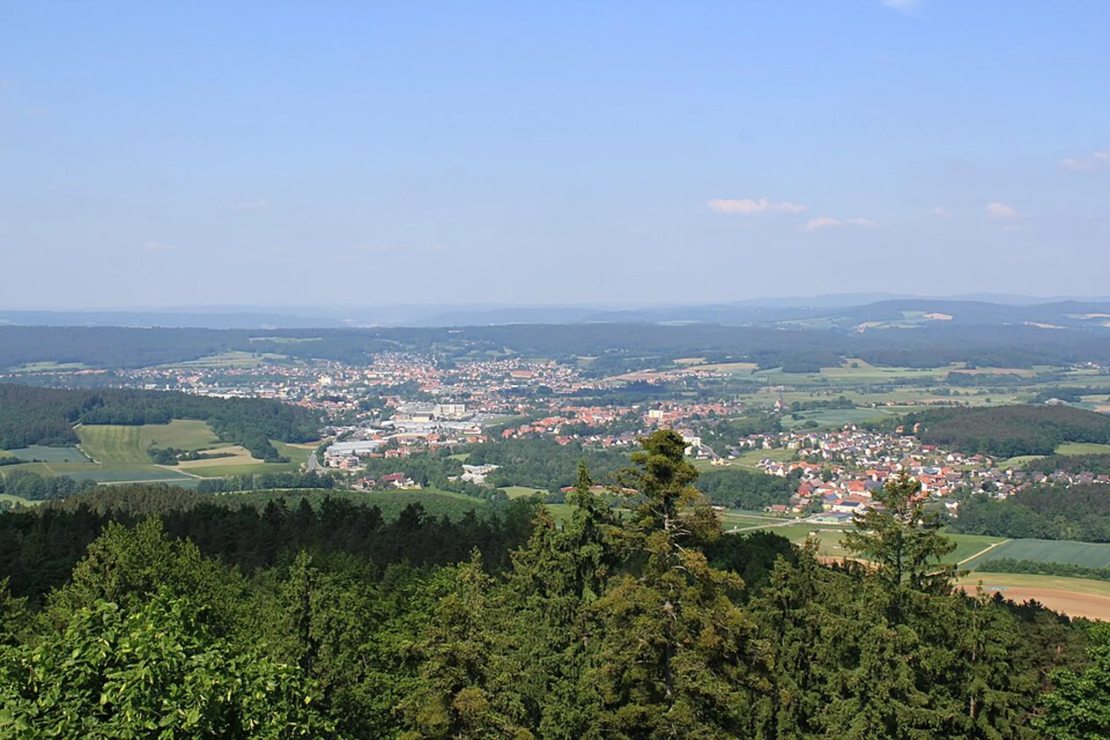 An image depicting the trail Obermain Suedweg and its surrounding area.
