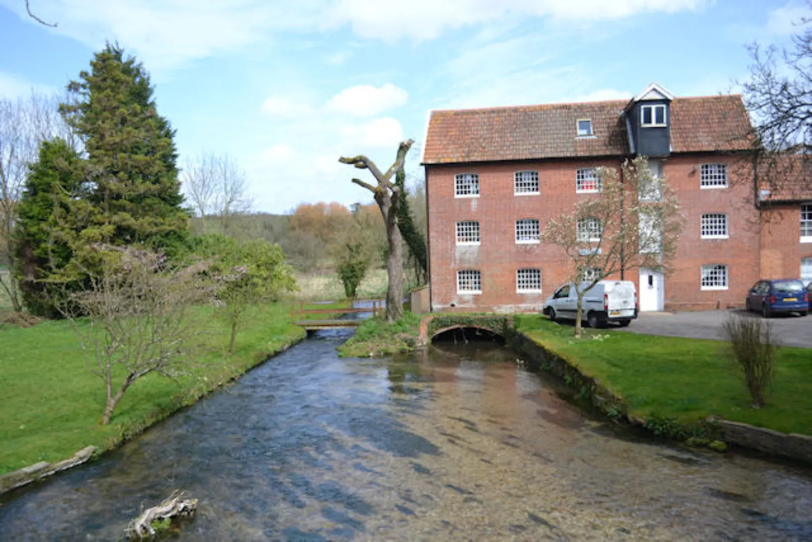 An image depicting the trail Winchester to Stratford sub Castle Walk and its surrounding area.