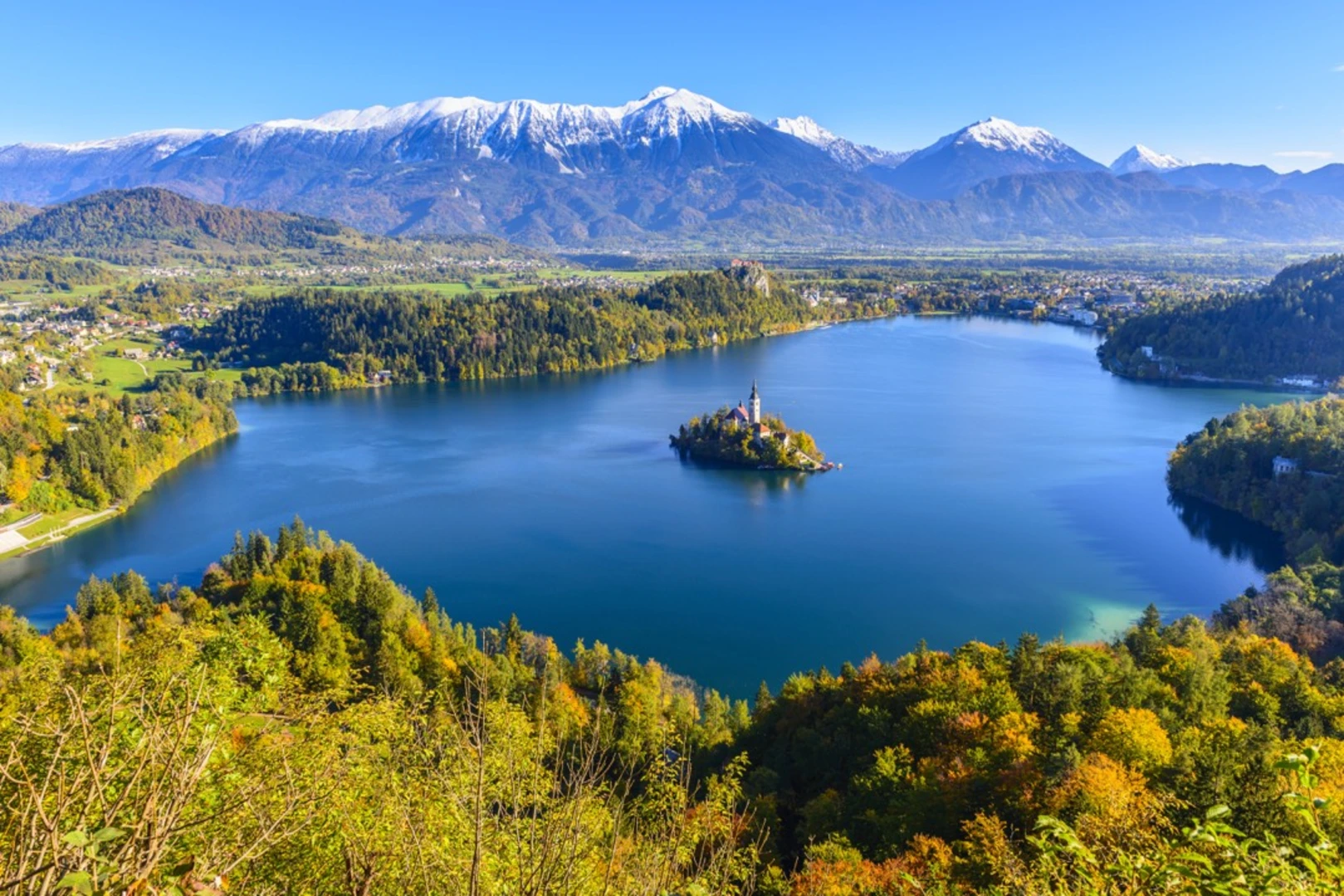 An image depicting the trail The Slovene Mountain Trail and its surrounding area.