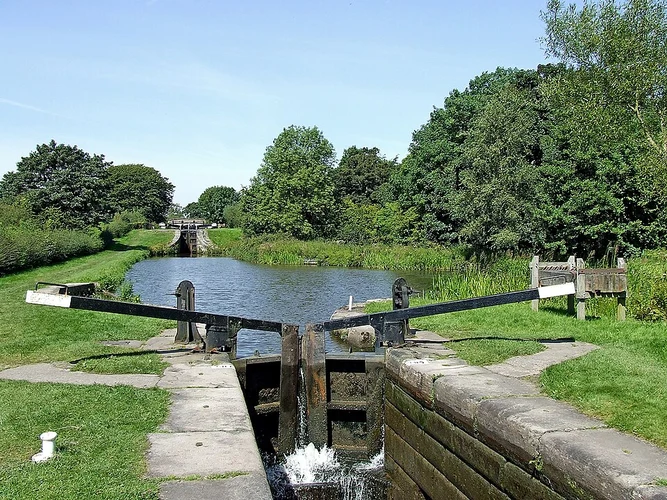 Dane Aqueduct via Macclesfield Canal