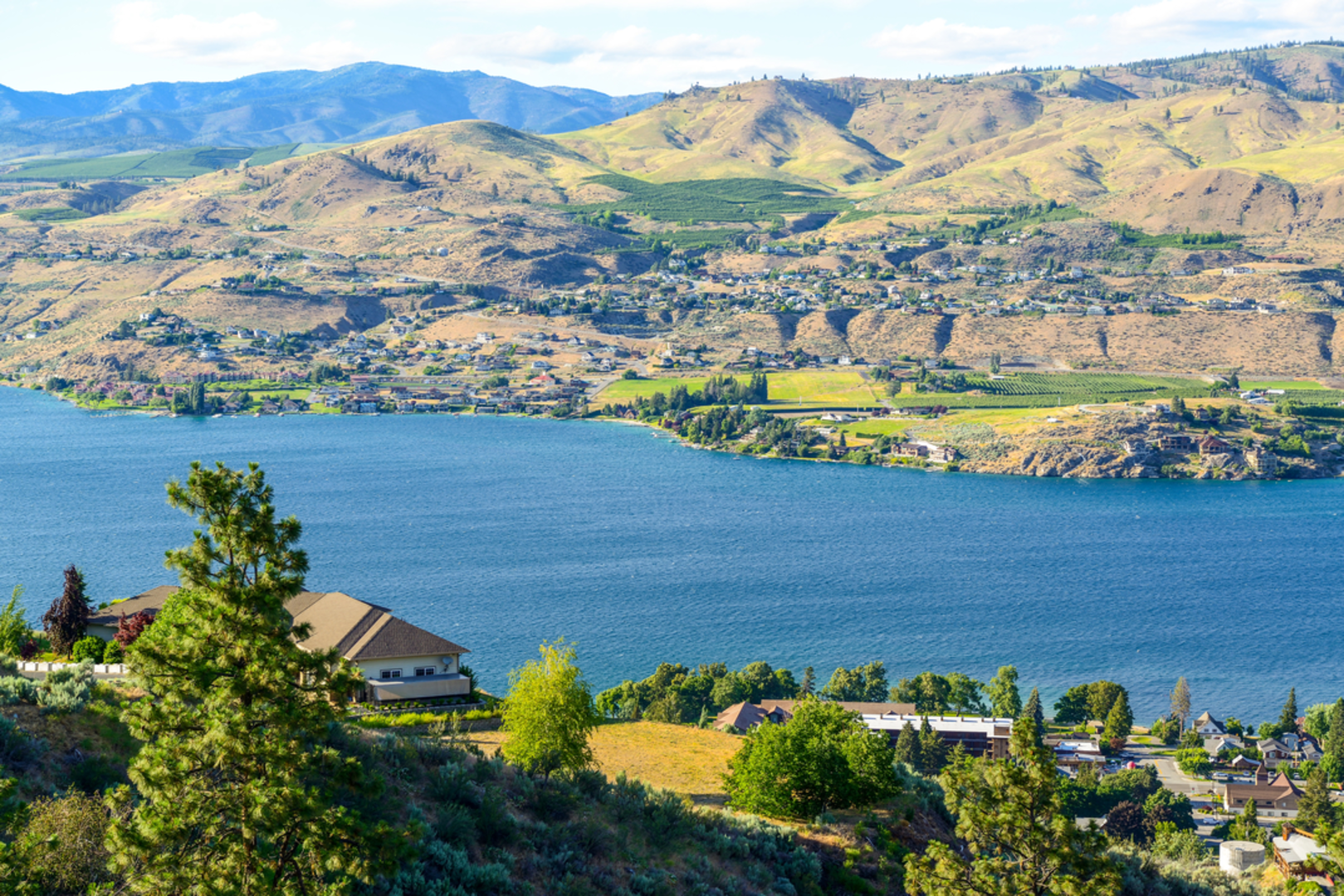 An image depicting the trail Lower Railroad Creek Trail to Domke Lake and its surrounding area.