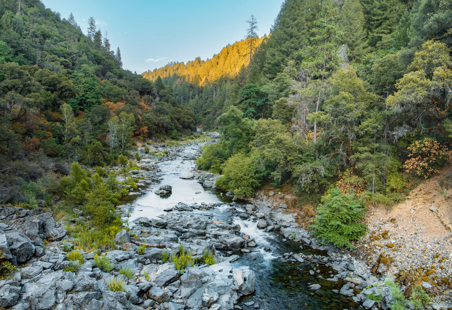 An image depicting the trail Rush Creek and its surrounding area.
