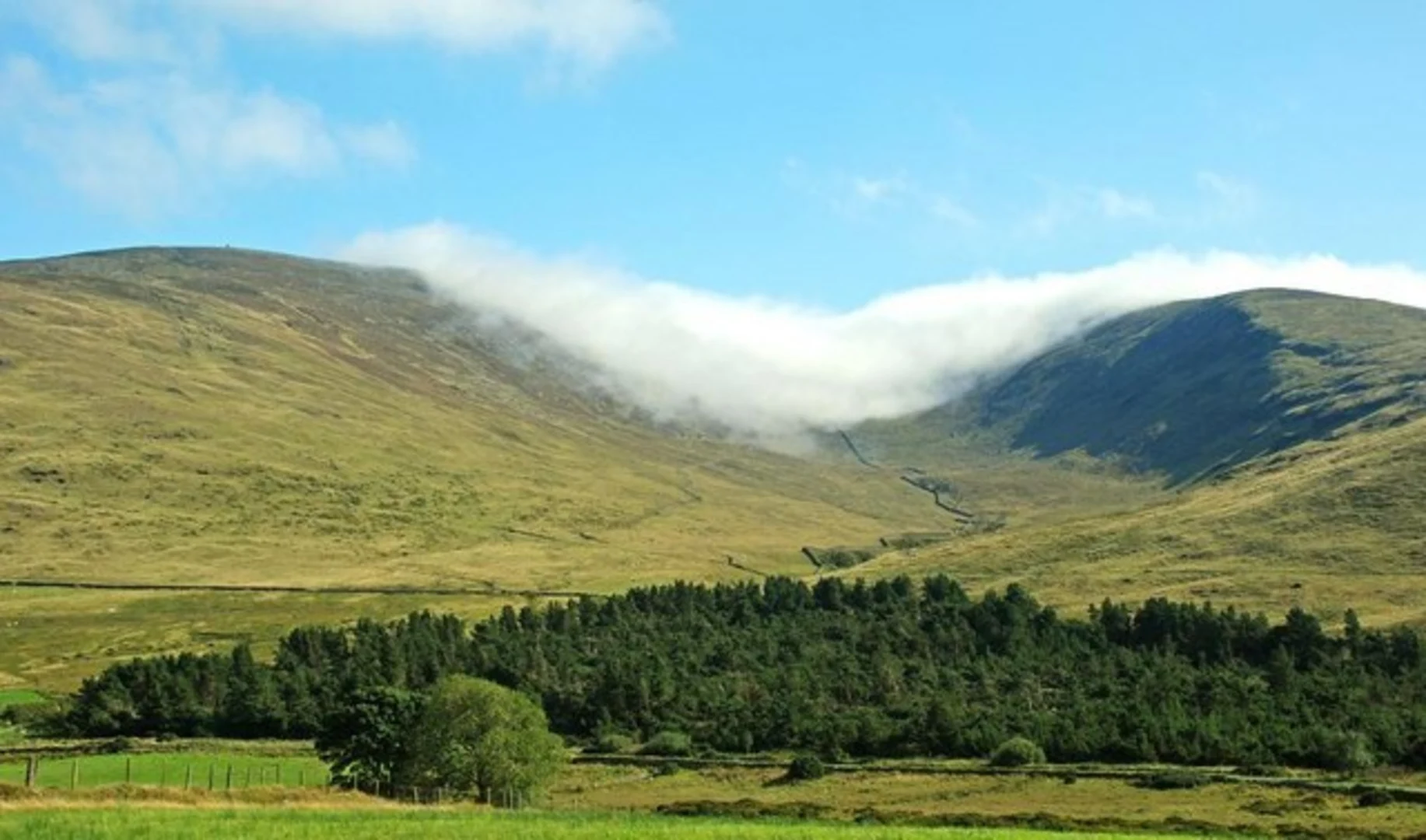 An image depicting the trail Slieve Muck, Slieve Meelbeg and Slieve Meelmore Loop from Spelga and its surrounding area.